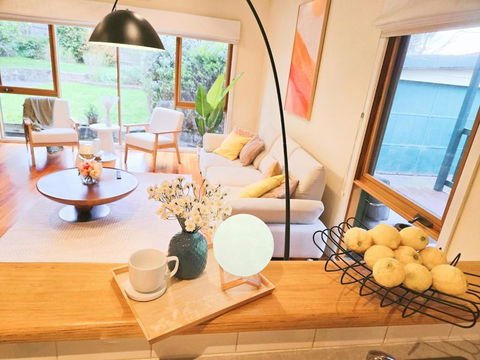 Stunning Family Home The Heart Of Box Hill North - Perisher Accommodation 2