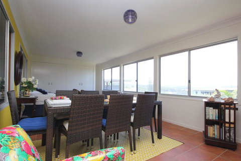 BEACHVIEW - 14 Second Ave , Bonny Hills - Perisher Accommodation 3