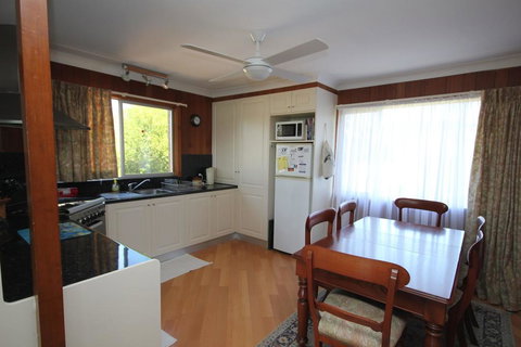 BEACHVIEW - 14 Second Ave , Bonny Hills - Perisher Accommodation 1