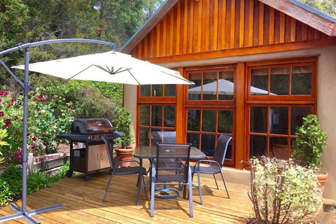 BEAUTIFUL RETREAT - 20 Mins To CBD And Only 10 Mins To MONA! - Perisher Accommodation 1