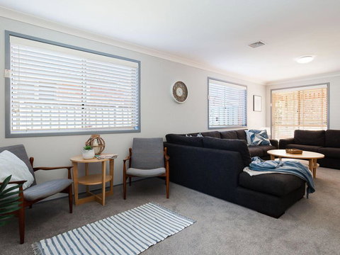 Blue Bay, 83a Rocky Point Road - Foxtel & Air Conditioning Downstairs - Perisher Accommodation 1