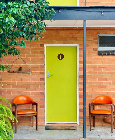 WARBURTON MOTEL - Where Mid-century Style Meets The Mountains - Perisher Accommodation 2
