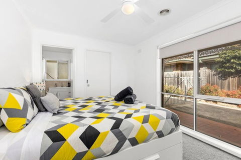 WATERFRONT - BAY VIEWS - Edgewater Springs - Perisher Accommodation 2