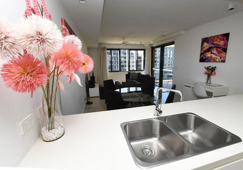 WATERFRONT DARWIN TROPICAL DELIGHT - Perisher Accommodation 1