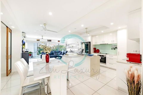 ZEN Tree Blossom: 3-BR Luxury Apt Near Waterfront - Perisher Accommodation 0