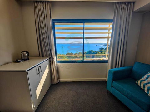 ZEN88 ESPLANADE: Hotel Suite W/ Ocean/Sunset Views - Perisher Accommodation 2