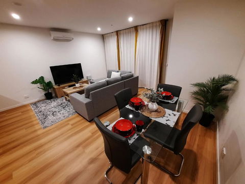ZMITH Apartment - BROOKE, - Near AIS, GIO Stadium, UC, & Nth - Canberra Hospital - Perisher Accommodation 0