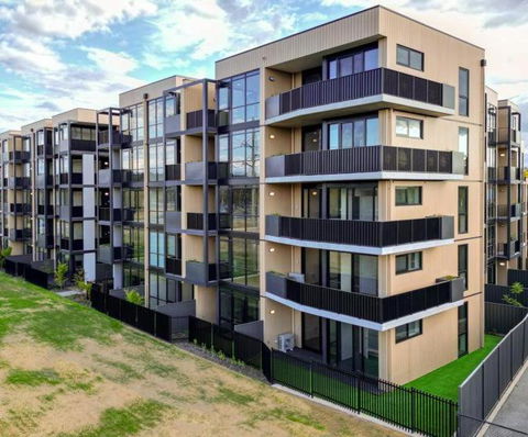 ZMITH Apartment - BROOKE, - Near AIS, GIO Stadium, UC, & Nth - Canberra Hospital - Perisher Accommodation 2