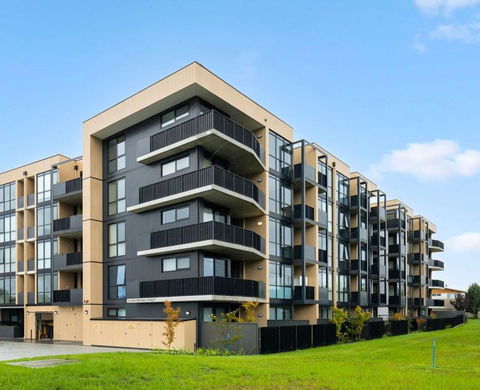 ZMITH Apartment - BROOKE, - Near AIS, GIO Stadium, UC, & Nth - Canberra Hospital - Perisher Accommodation 1