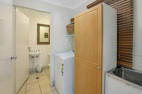 Zen Serene Seascape - Family Pool - BBQ - Markets - Perisher Accommodation 2