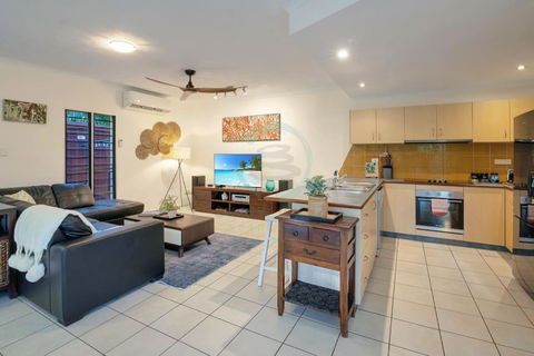 Zen Serene Seascape - Family Pool - BBQ - Markets - Perisher Accommodation 3