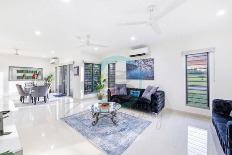 Zenhouse: Stylish Muirhead Home Near Park/Hospital - Perisher Accommodation 0