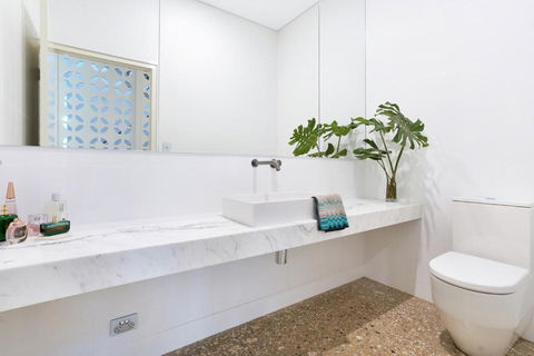 ZenLux Massive 5-BR Holiday Home - Pool - BBQ - Perisher Accommodation 3