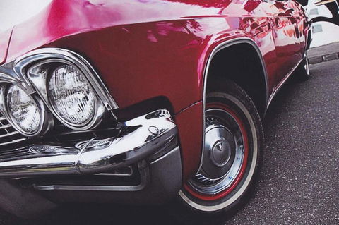 CHEVY CONVERTIBLE Package For 2 People- Wine Lunch Cheese & Chocolate From Melb. - Perisher Accommodation 2