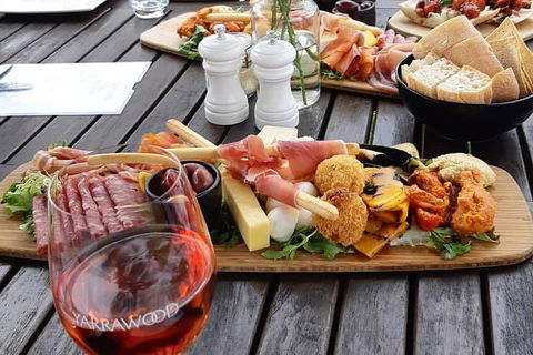 CHEVY CONVERTIBLE Package For 4 -Wine Lunch Cheese & Chocolate From Yarra Valley - Perisher Accommodation 0