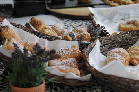 Eumundi Markets And Sunshine Coast Day Trip From Brisbane - Perisher Accommodation 0