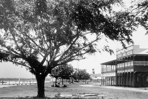 Cairns History Walking Tour - Perisher Accommodation 2